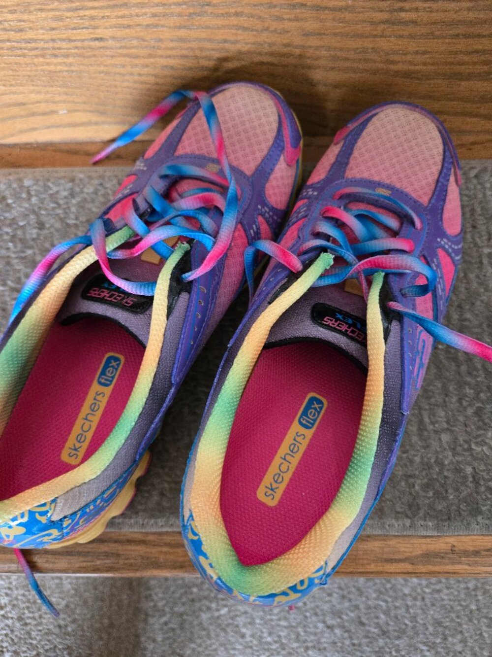 NWOT Sketchers flex size 7.5 never worn